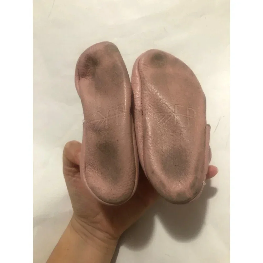 Freshly Picked Moccs pink size 5